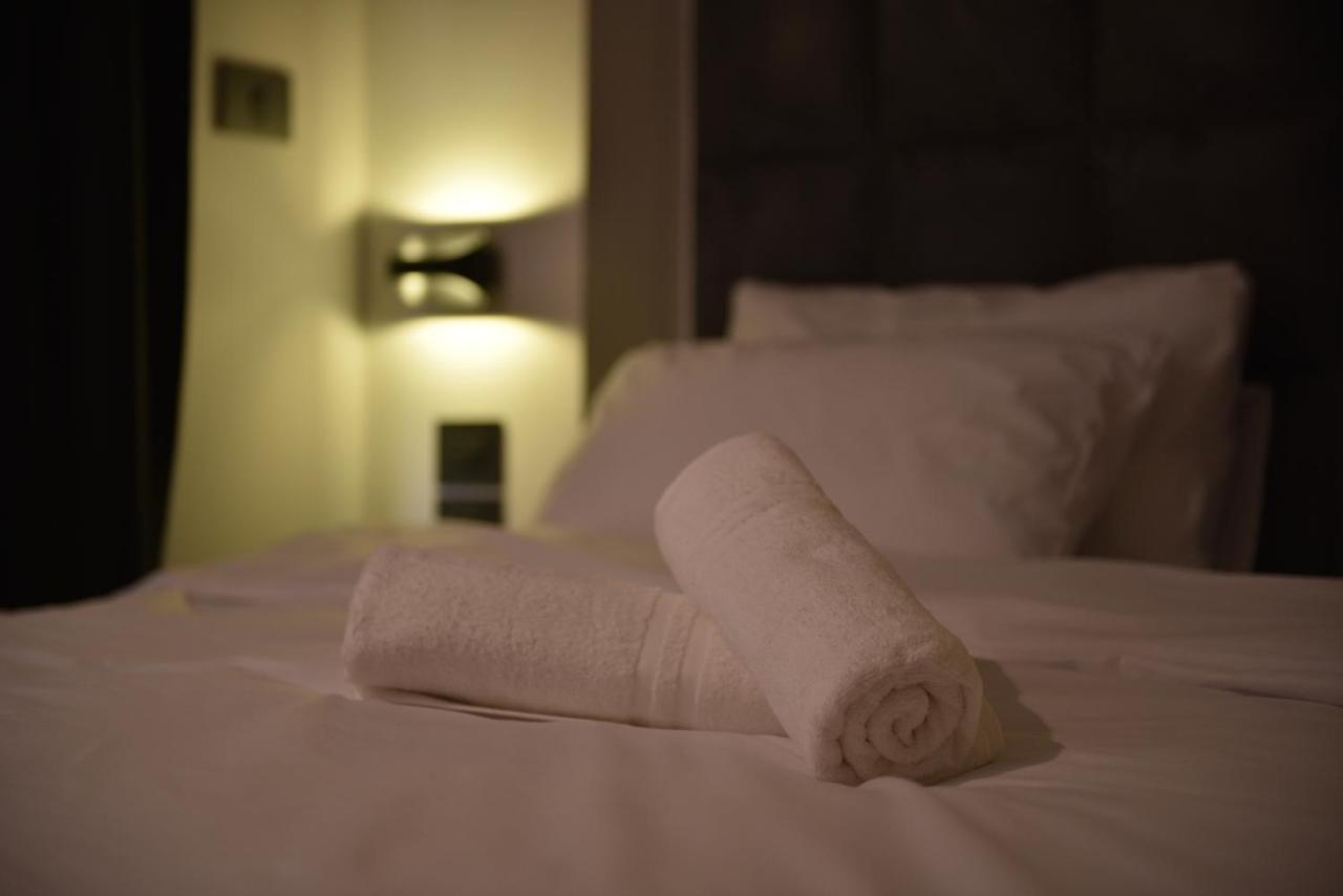 Selfie'S Boutique Hotel ทิเบเรียส ภายนอก รูปภาพ